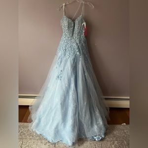 Light Blue Floral Spring Prom Dress Size 6 Never Worn